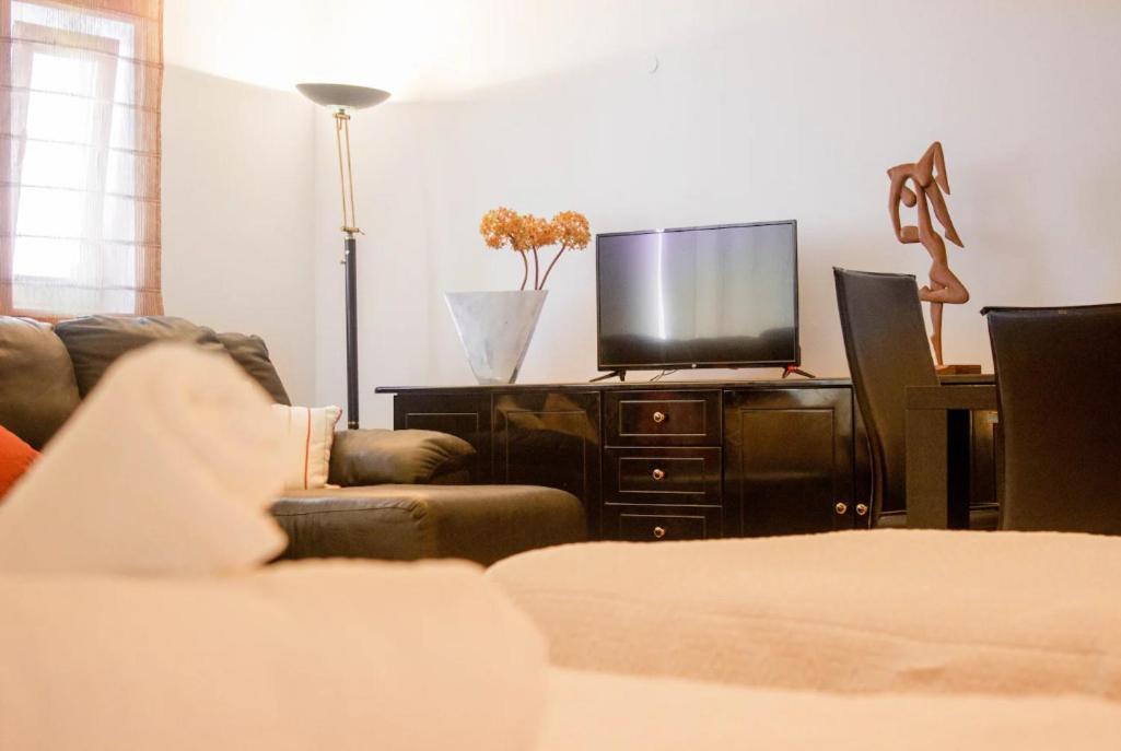 Blife Santya Private Rooms Ольян Экстерьер фото